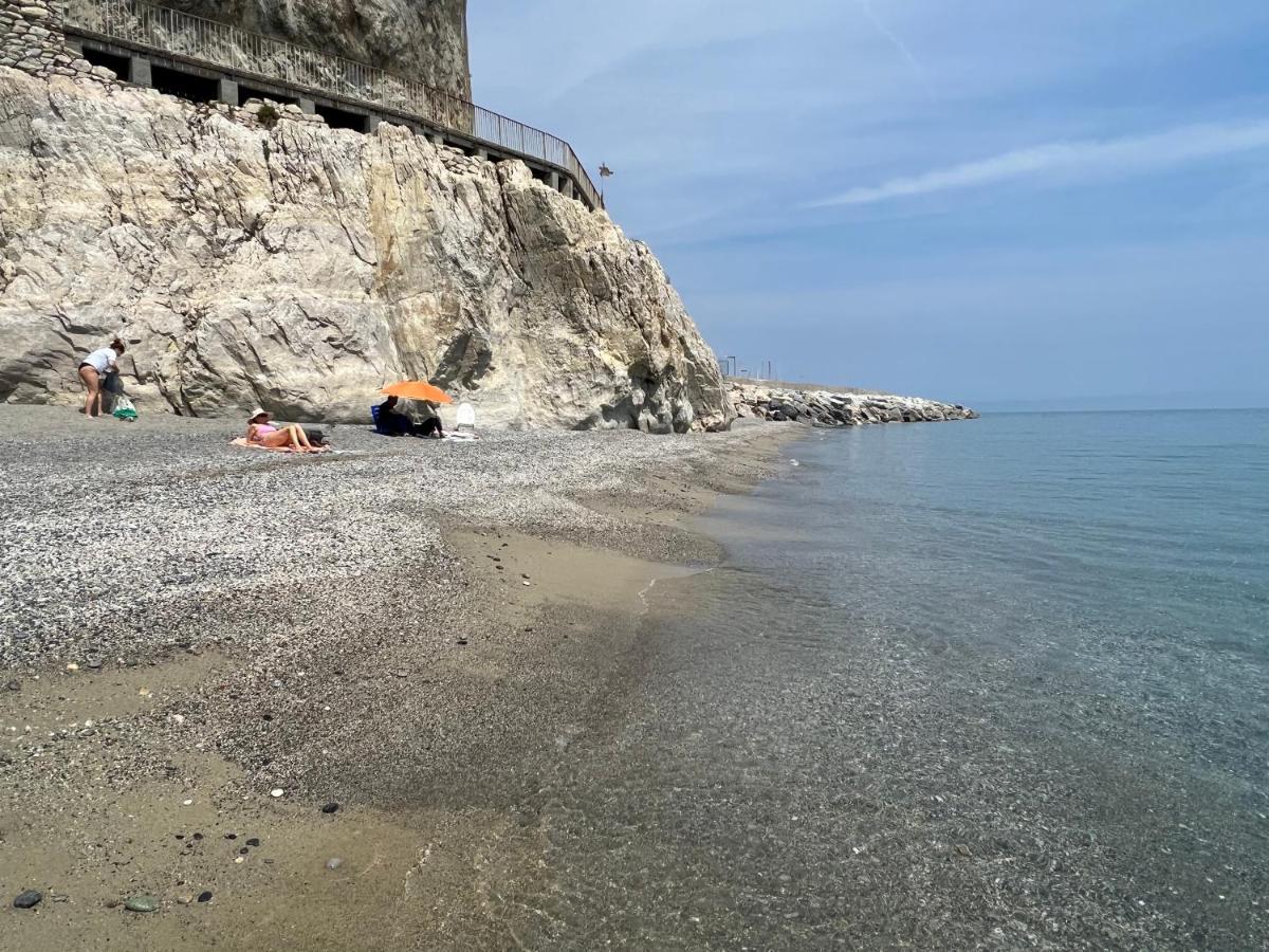 Al 37 Vista Mare E Colline Daire Finale Ligure Dış mekan fotoğraf